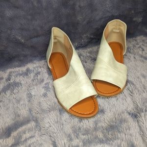 Boutique white leather slide on size 9